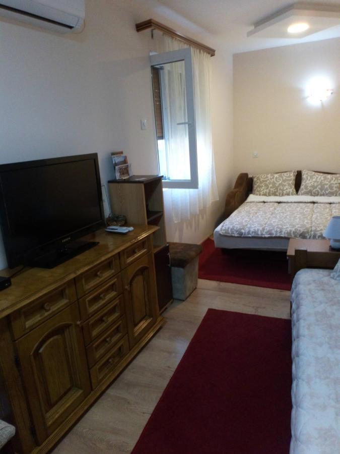 Guest House Green view Pirot Buitenkant foto