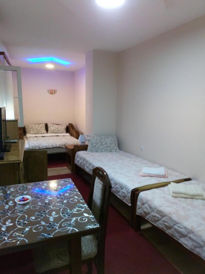Guest House Green view Pirot Buitenkant foto